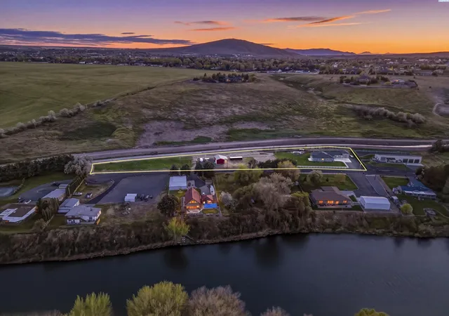 5th image of 2807 N Riverside Dr, West Richland, WA 99353 | MLS# 292207