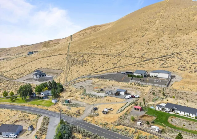 Homes for sale in Benton City, WA | 36005 E Red Mountain Rd, Benton City, WA 99320 | MLS# 294543
