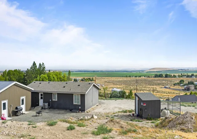 Homes for sale in Benton City, WA | 36005 E Red Mountain Rd, Benton City, WA 99320 | MLS# 294543