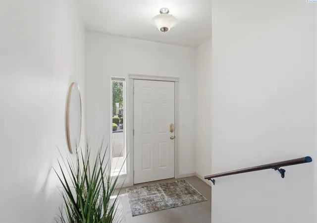 2nd image of 300 Columbia Point Dr Unit A 112, Richland, WA 99352 | MLS# 294065