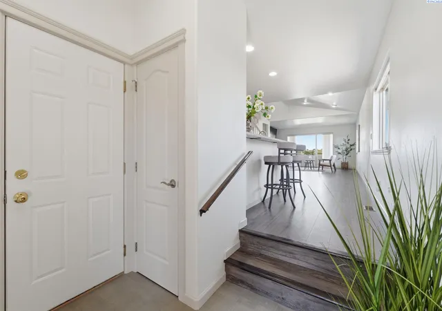3rd image of 300 Columbia Point Dr Unit A-112, Richland, WA 99352 | MLS# 294065