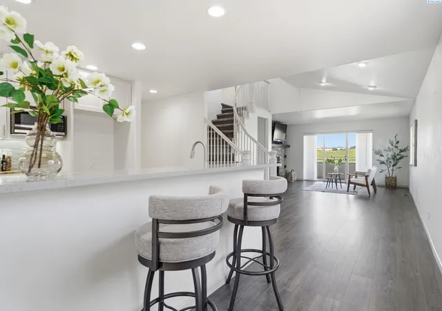 4th image of 300 Columbia Point Dr Unit A-112, Richland, WA 99352 | MLS# 294065