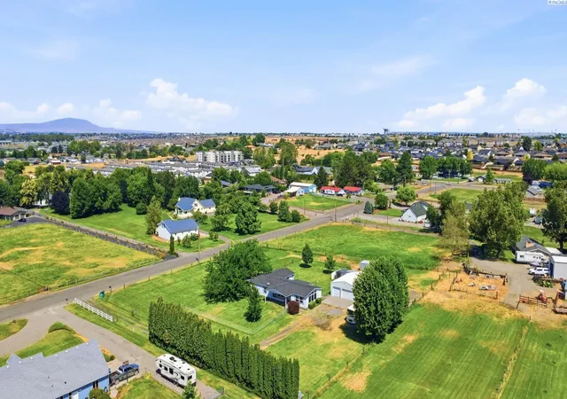 1st image of 2719 Rd 64, Pasco, WA 99301 | MLS# 294401