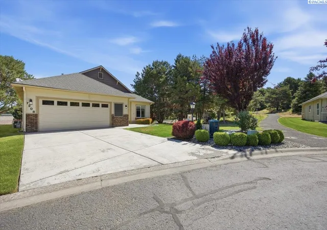 Homes for sale in Kennewick, WA | 7208 W 20th Ct, Kennewick, WA 99338 | MLS# 293784