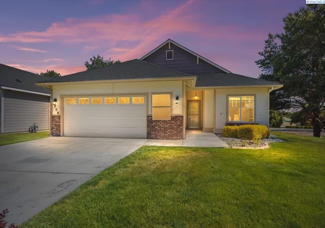 Homes for sale in Kennewick, WA | 7208 W 20Th Ct, Kennewick, WA 99338 | MLS# 293784