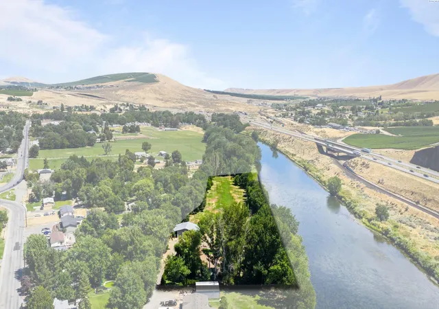 2nd image of 1101 Babs Ave, Benton City, WA 99320 | MLS# 294608