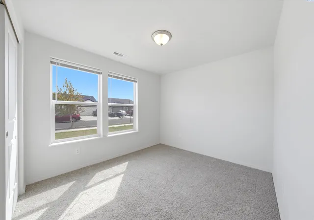 Homes for sale in Moses Lake, WA | 1032 W Sequoia Rd, Moses Lake, WA 98837 | MLS# 292228