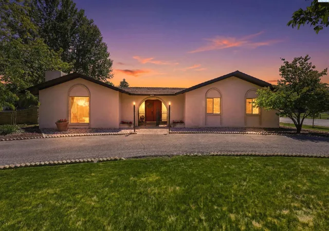 2nd image of 4821 W 12th Ave, Kennewick, WA 99338 | MLS# 293839