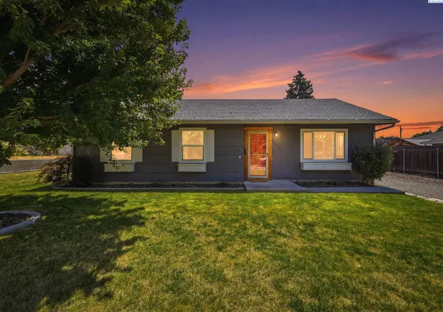 Homes for sale in Richland, WA | 1502 Cottonwood Dr, Richland, WA 99354 | MLS# 294170