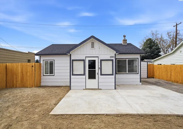 2nd image of 1353 Carolina Ave, Richland, WA 99352 | MLS# 291047