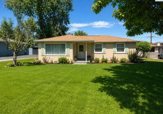 1st image of 6110 Umatilla, Kennewick, WA 99336 | MLS# 294300