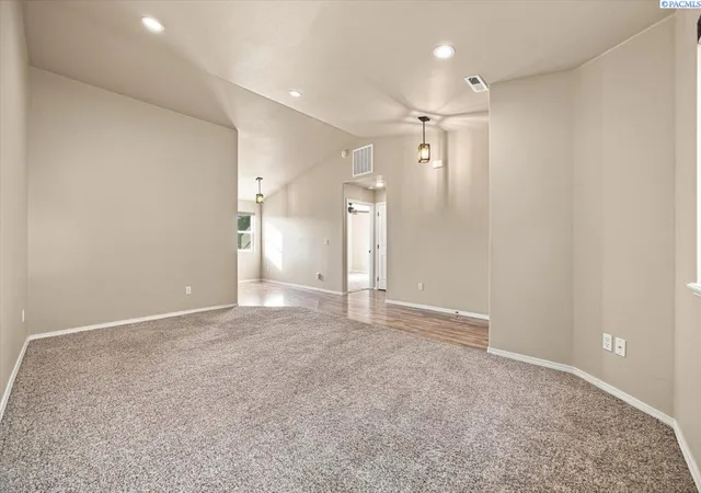 Photo 3 of Single family home for sale at 3212 S Huntington St, Kennewick, WA 99337 | MLS# 295723 | Listing updated on 2026-09-14