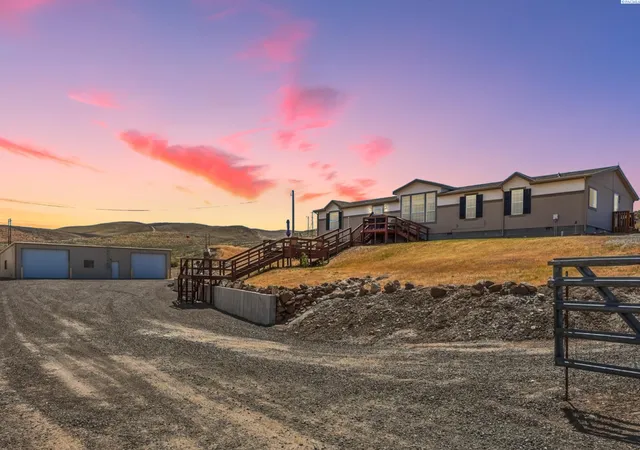 Homes for sale in Yakima, WA | 271 Paint Horse Road, Yakima, WA 98901 | MLS# 294263