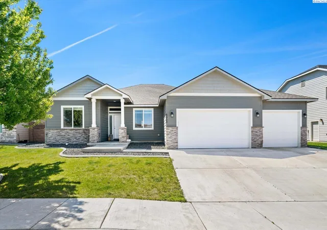 1st image of 6923 W 33rd Pl, Kennewick, WA 99338 | MLS# 293411