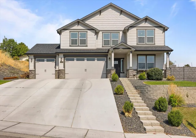 Photo 1 of Single family home for sale at 4020 Queen St, West Richland, WA 99353 | MLS# 295896 | Listing updated on 2026-09-16