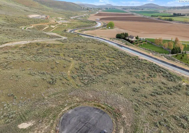 1st image of 72305 Homestead Rd, Kennewick, WA 99338 | MLS# 291037