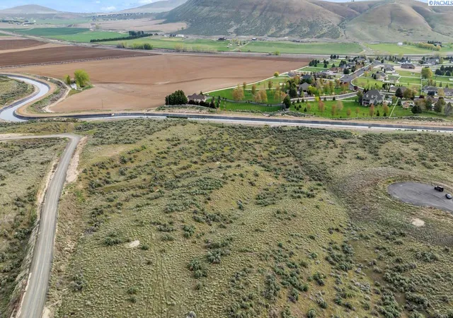 5th image of 72305 Homestead Rd, Kennewick, WA 99338 | MLS# 291037