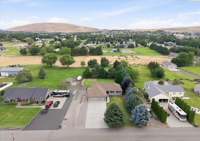 Homes for sale in West Richland, WA | 4101 Northlake Dr, West Richland, WA 99353 | MLS# 294449