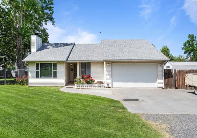 Homes for sale in Kennewick, WA | 7312 W 9th Pl, Kennewick, WA 99336 | MLS# 293150
