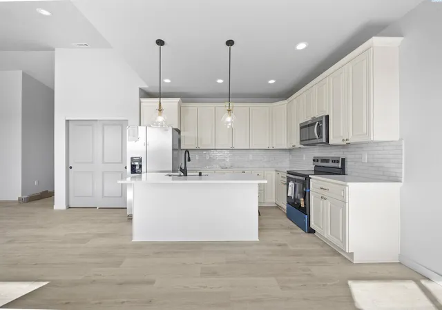 4th image of 606 Eureka Ave, Pasco, WA 99301 | MLS# 291433