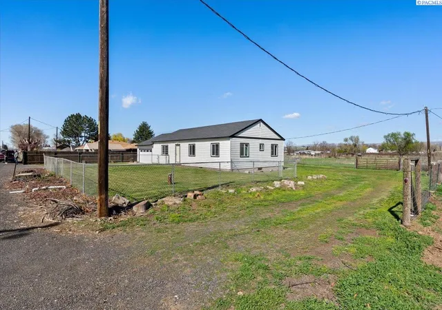 3rd image of 104804 W Oie, Prosser, WA 99350 | MLS# 291491