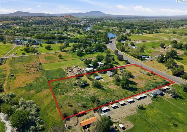 1st image of 2723 Van Giesen, Richland, WA 99354 | MLS# 292735