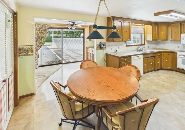 Photo 2 of Single family home for sale at 609 Cottonwood, Richland, WA 99352 | MLS# 295200 | Listing updated on 2026-09-13