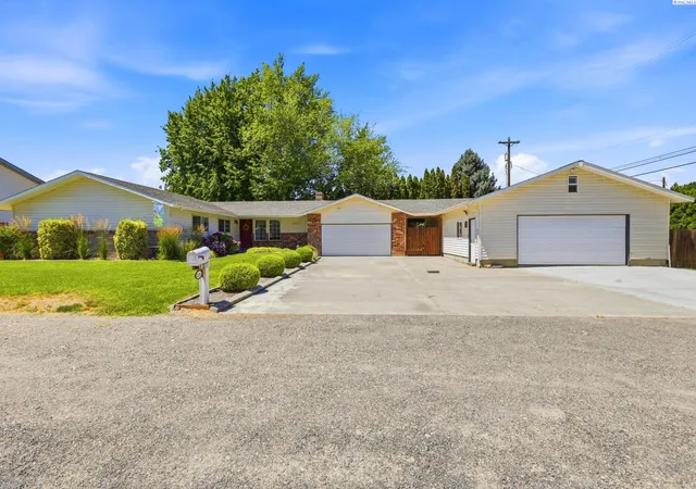 Homes for sale in Pasco, WA | 2220 Road 92, Pasco, WA 99301 | MLS# 294620