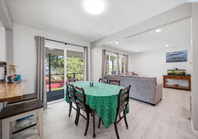 Photo 3 of Single family home for sale at 6518 W Yellowstone Ave, Kennewick, WA 99336 | MLS# 294679 | Listing updated on 2026-09-18