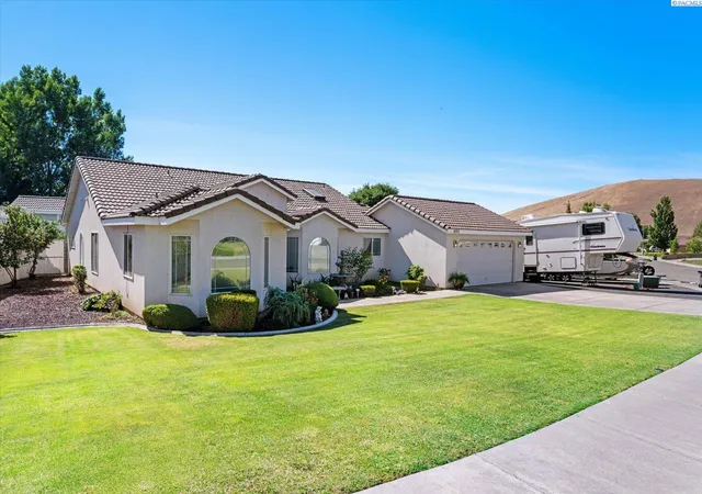 2nd image of 5703 Mulberry Dr, West Richland, WA 99353 | MLS# 294004