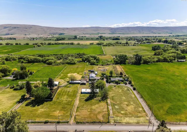 Homes for sale in Yakima, WA | 11704 Gilbert Road, Yakima, WA 98903 | MLS# 292770