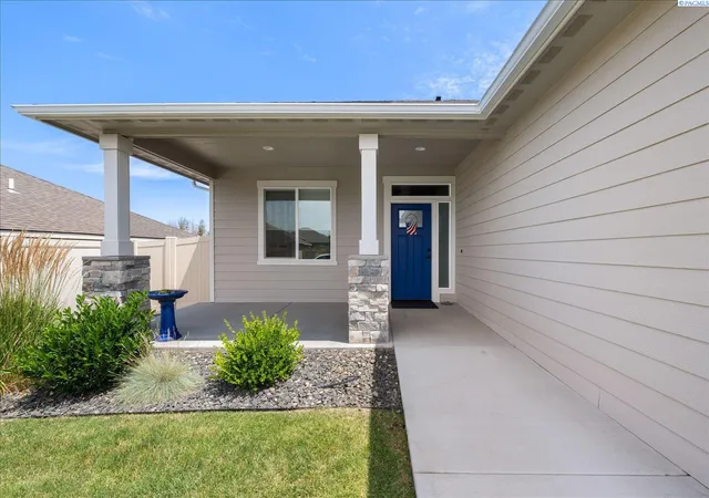 Homes for sale in Kennewick, WA | 3701 S Van Buren Pl, Kennewick, WA 99338 | MLS# 294479
