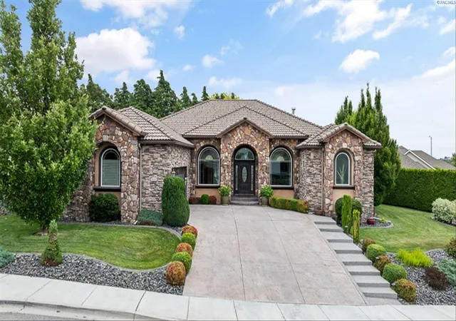 1st image of 3301 S Tweedt St, Kennewick, WA 99337 | MLS# 293318
