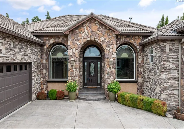 2nd image of 3301 S Tweedt St, Kennewick, WA 99337 | MLS# 293318