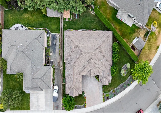4th image of 3301 S Tweedt St, Kennewick, WA 99337 | MLS# 293318
