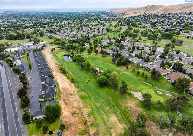 5th image of 3301 S Tweedt St, Kennewick, WA 99337 | MLS# 293318