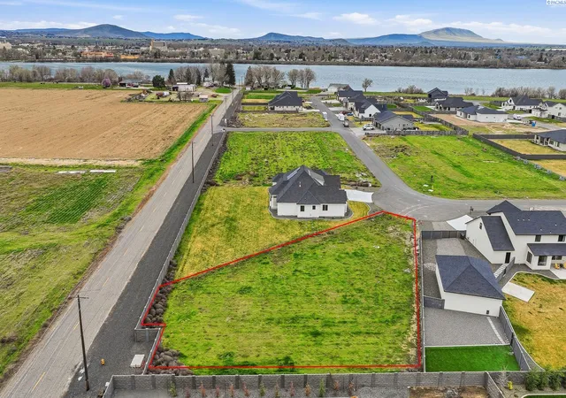 1st image of 12700 Blackfoot Dr, Pasco, WA 99301 | MLS# 291521
