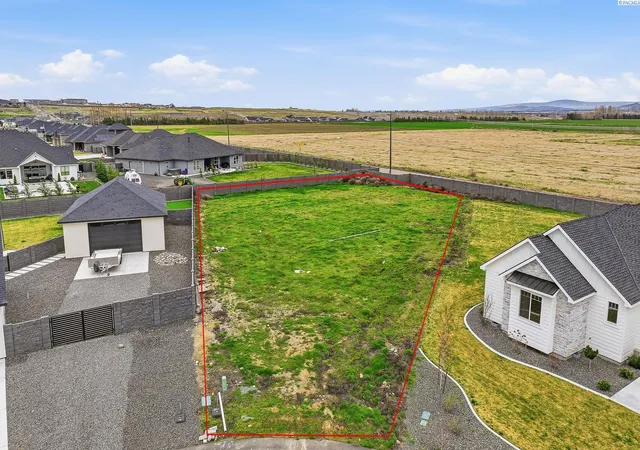 2nd image of 12700 Blackfoot Dr, Pasco, WA 99301 | MLS# 291521