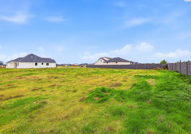 4th image of 12700 Blackfoot Dr, Pasco, WA 99301 | MLS# 291521