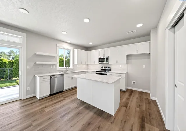 3rd image of 2726 Alvarado Ct, Pasco, WA 99301 | MLS# 289296