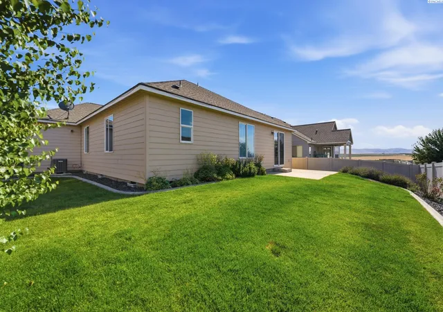 Homes for sale in Richland, WA | 4860 Corvina Street, Richland, WA 99352 | MLS# 294531