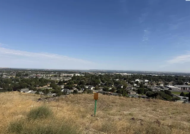 Land for sale at 7270 W 20Th Ave, Kennewick, WA 99338 | MLS# 296001