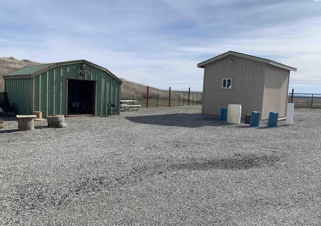 3rd image of 630 Moore Rd, Pasco, WA 99301 | MLS# 290902