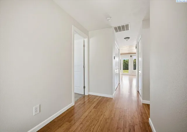3rd image of 2419 W Grand Ronde Ave, Kennewick, WA 99336