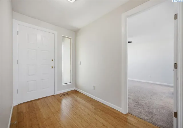 4th image of 2419 W Grand Ronde Ave, Kennewick, WA 99336