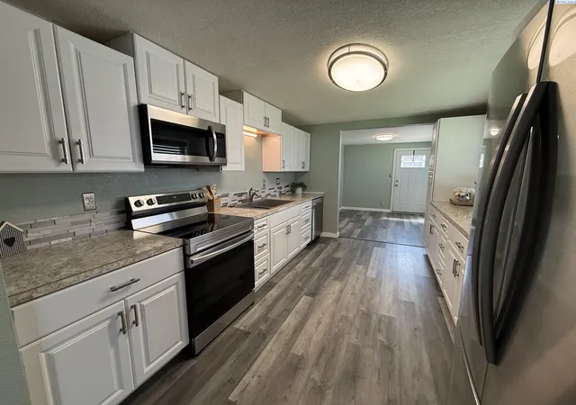 Photo 33 of Single family home for sale at 817 S Garfield St, Kennewick, WA 99336 | MLS# 295618 | Listing updated on 2026-09-13