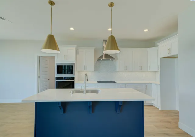 Photo 3 of Single family home for sale at 5431 W Okanogan Ave, Kennewick, WA 99336 | MLS# 288710 | Listing updated on 2026-09-13
