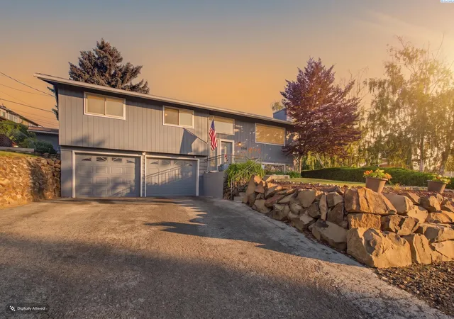 Homes for sale in Selah, WA | 106 N 12th St, Selah, WA 98942 | MLS# 292254
