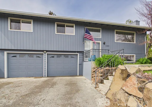 Homes for sale in Selah, WA | 106 N 12Th St, Selah, WA 98942 | MLS# 292254