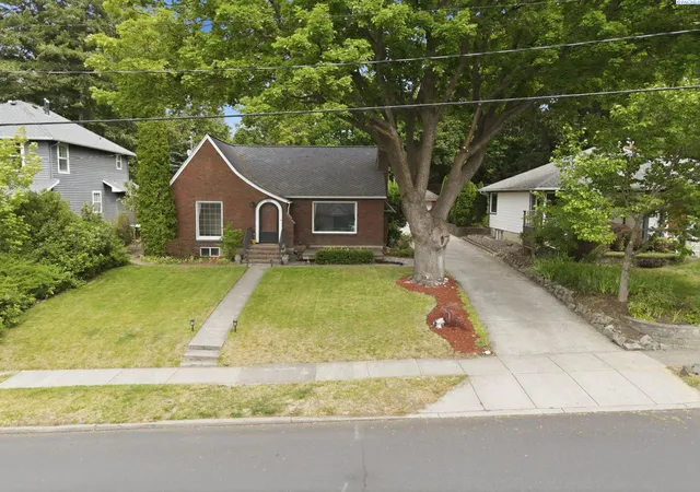 Homes for sale in Pullman, WA | 620 Se High Street, Pullman, WA 99163 | MLS# 294246